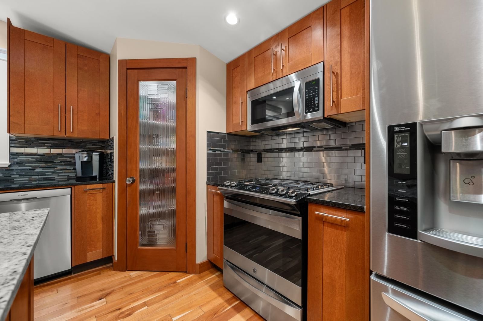 Listing Image 9