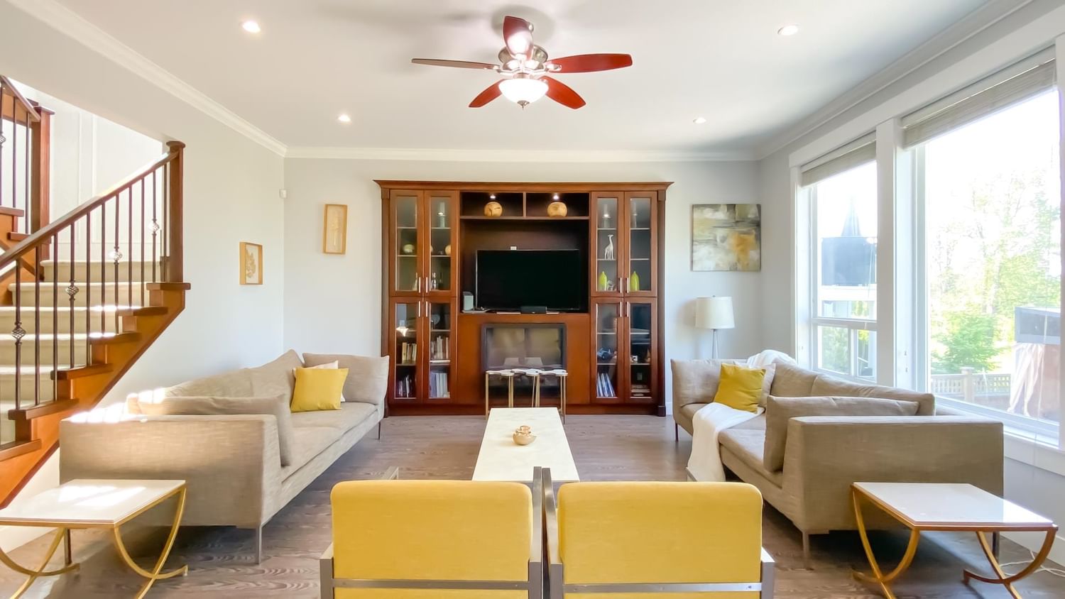 Listing Image 4