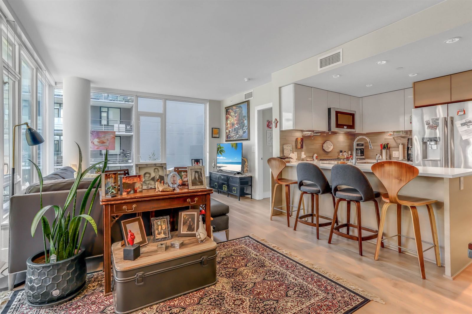 Listing Image 11