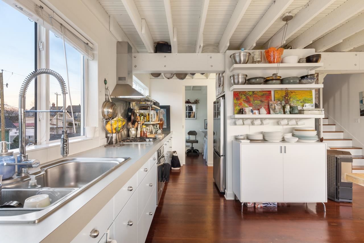 Listing Image 11