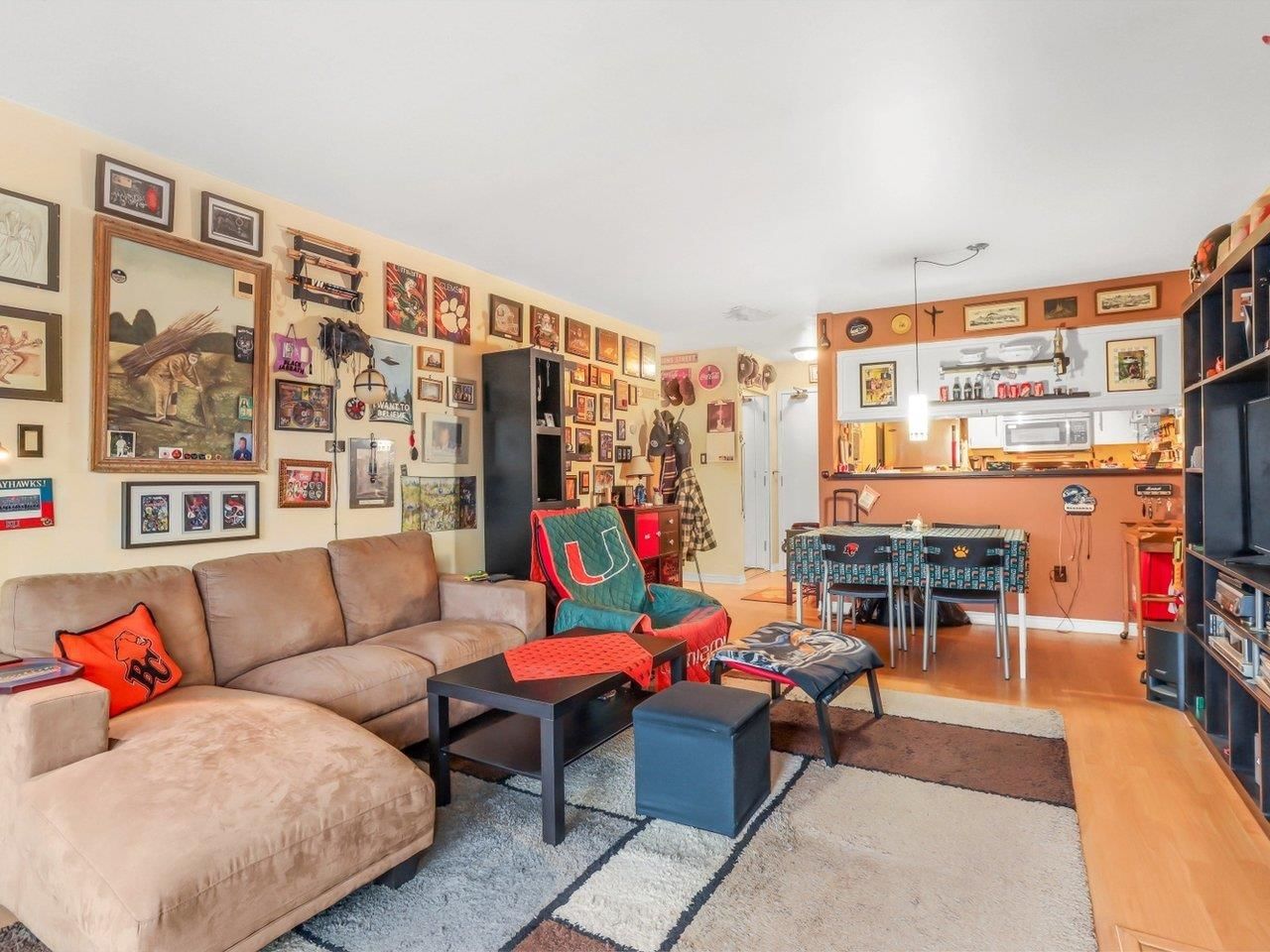Listing Image 6