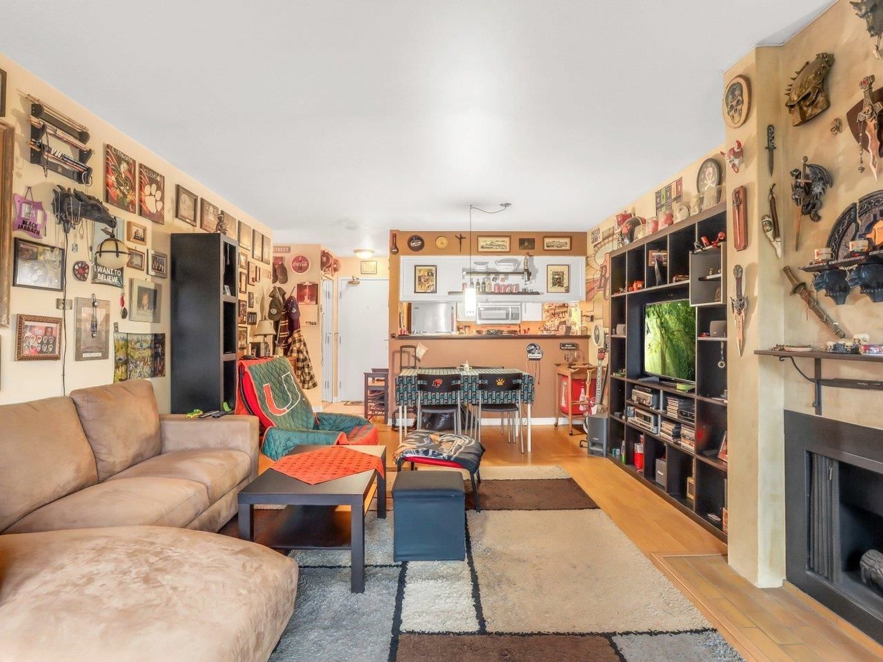 Listing Image 8