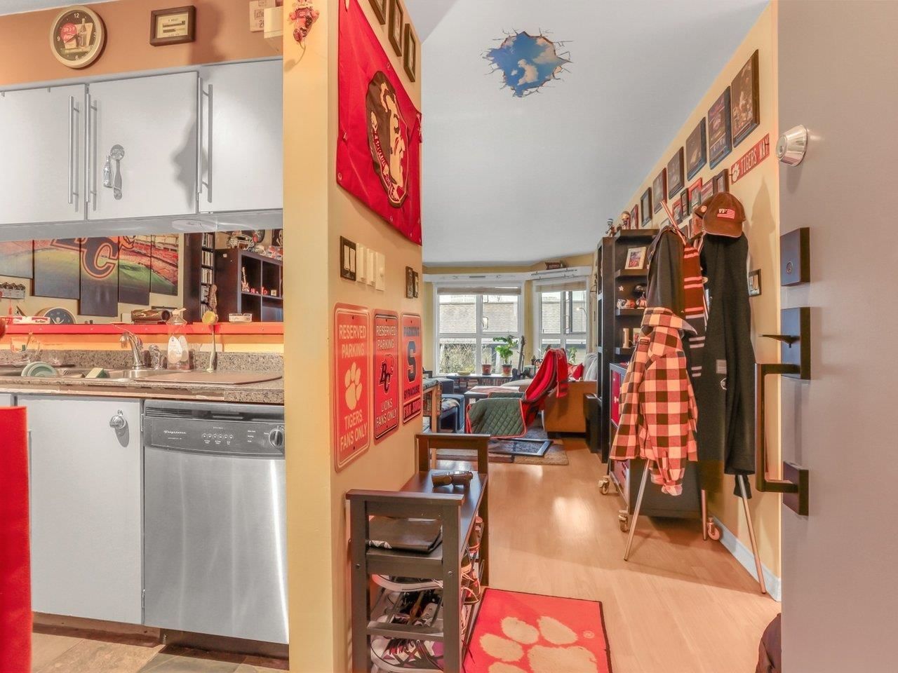 Listing Image 9