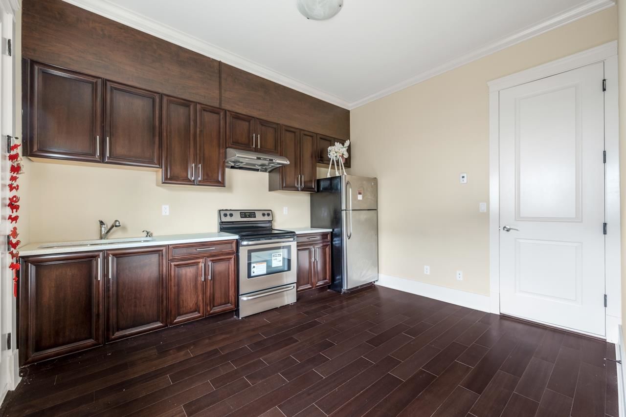 Listing Image 16