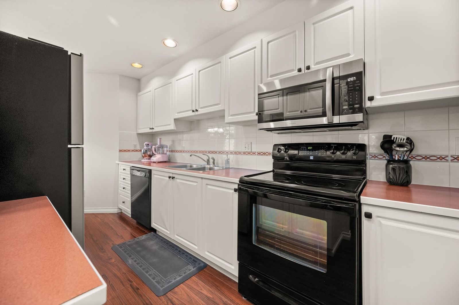 Listing Image 15