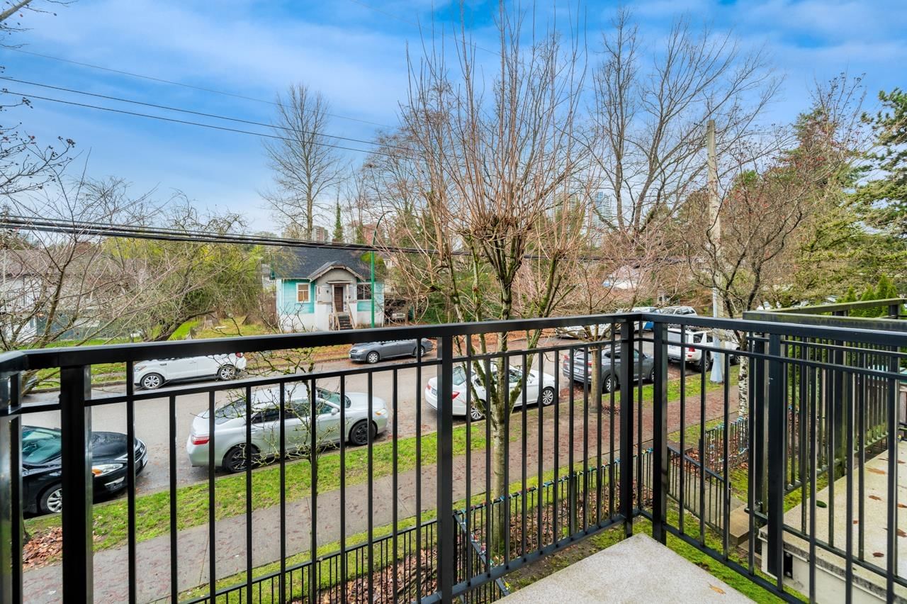 Listing Image 19