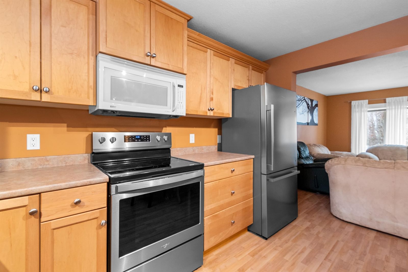 Listing Image 6
