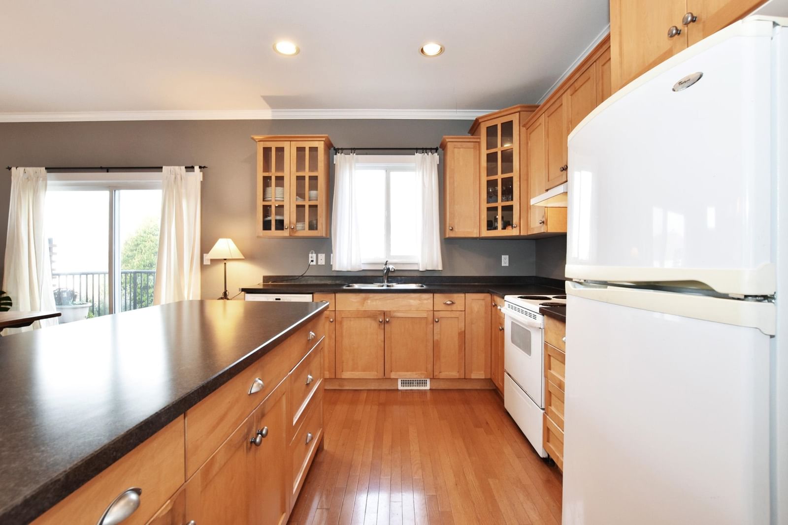 Listing Image 9
