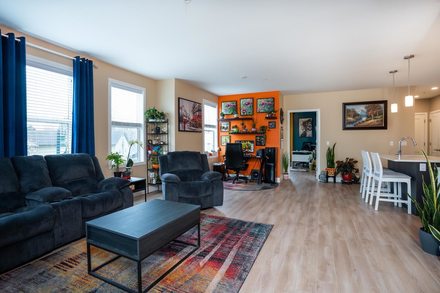 Listing Image 9