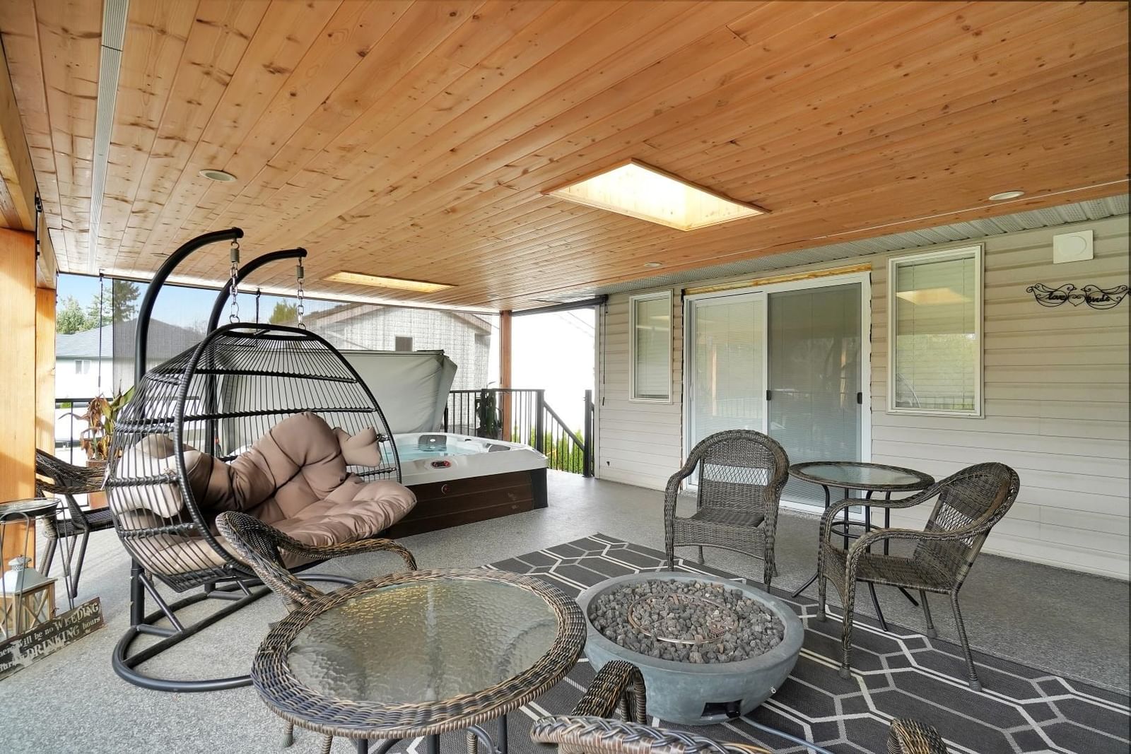 Listing Image 10