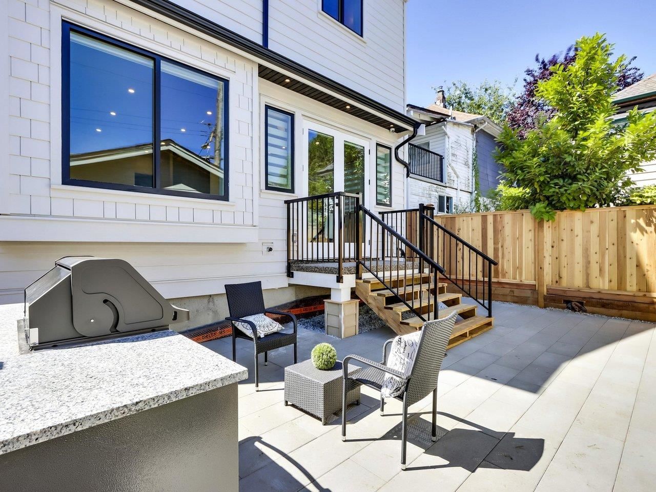 Listing Image 11