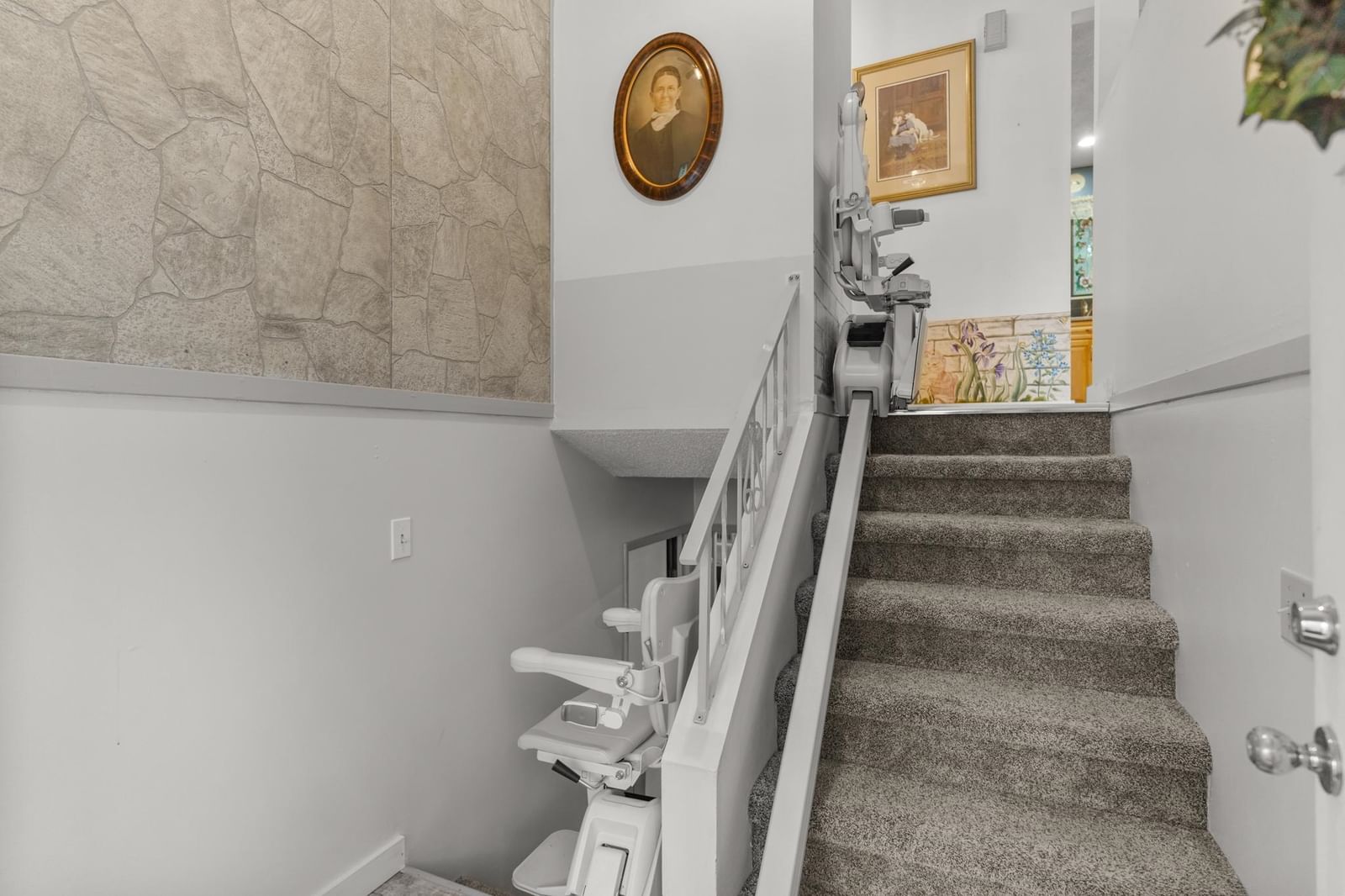 Listing Image 18