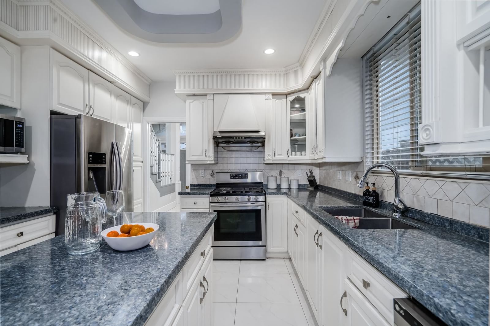 Listing Image 12