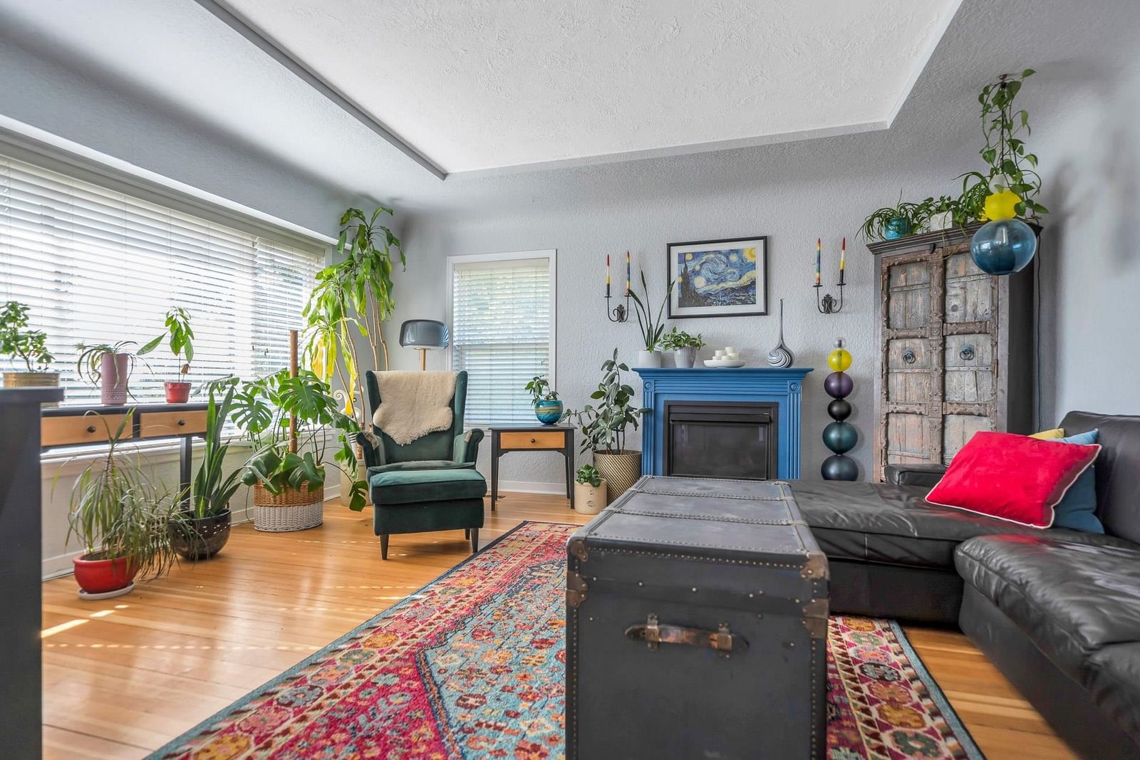 Listing Image 6