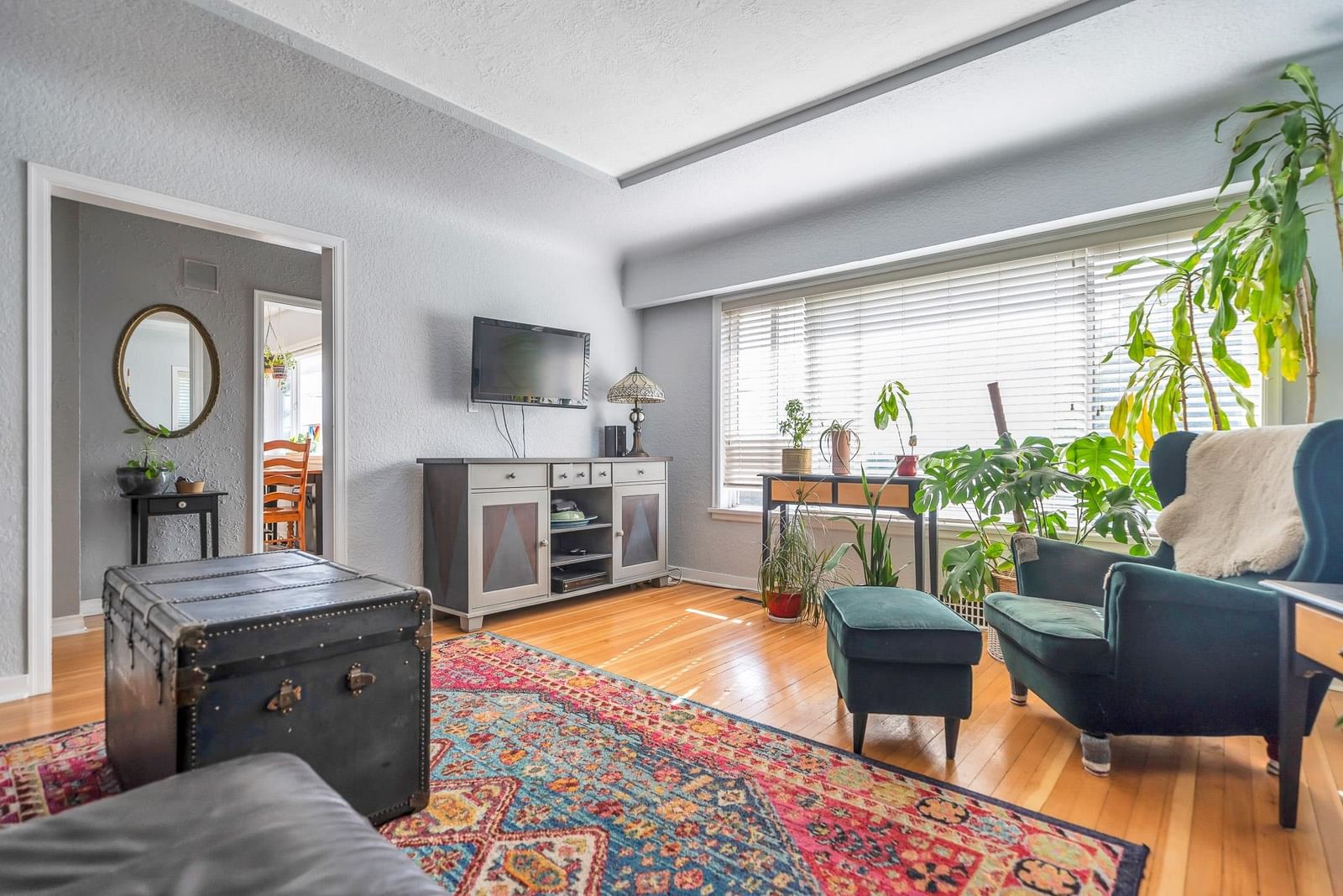 Listing Image 8