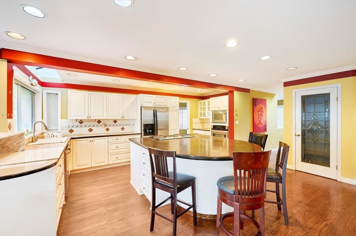 Listing Image 11