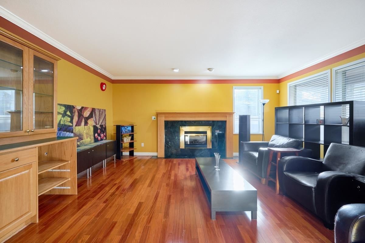 Listing Image 14