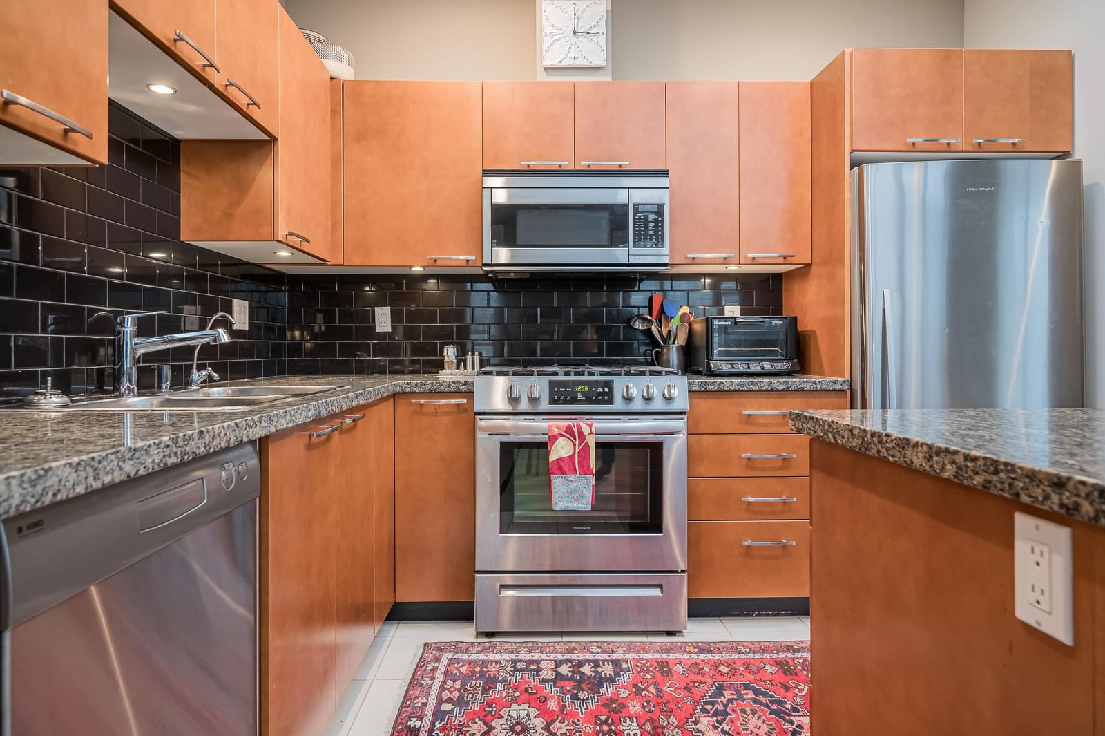 Listing Image 12