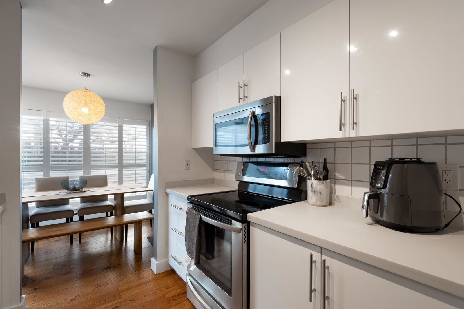 Listing Image 9