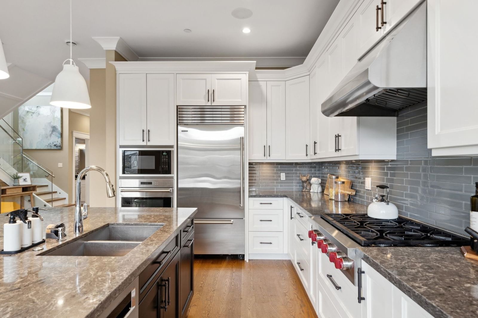 Listing Image 11