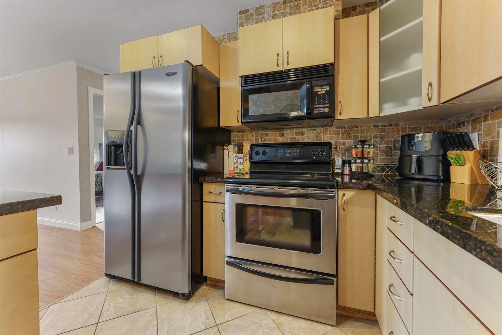 Listing Image 15