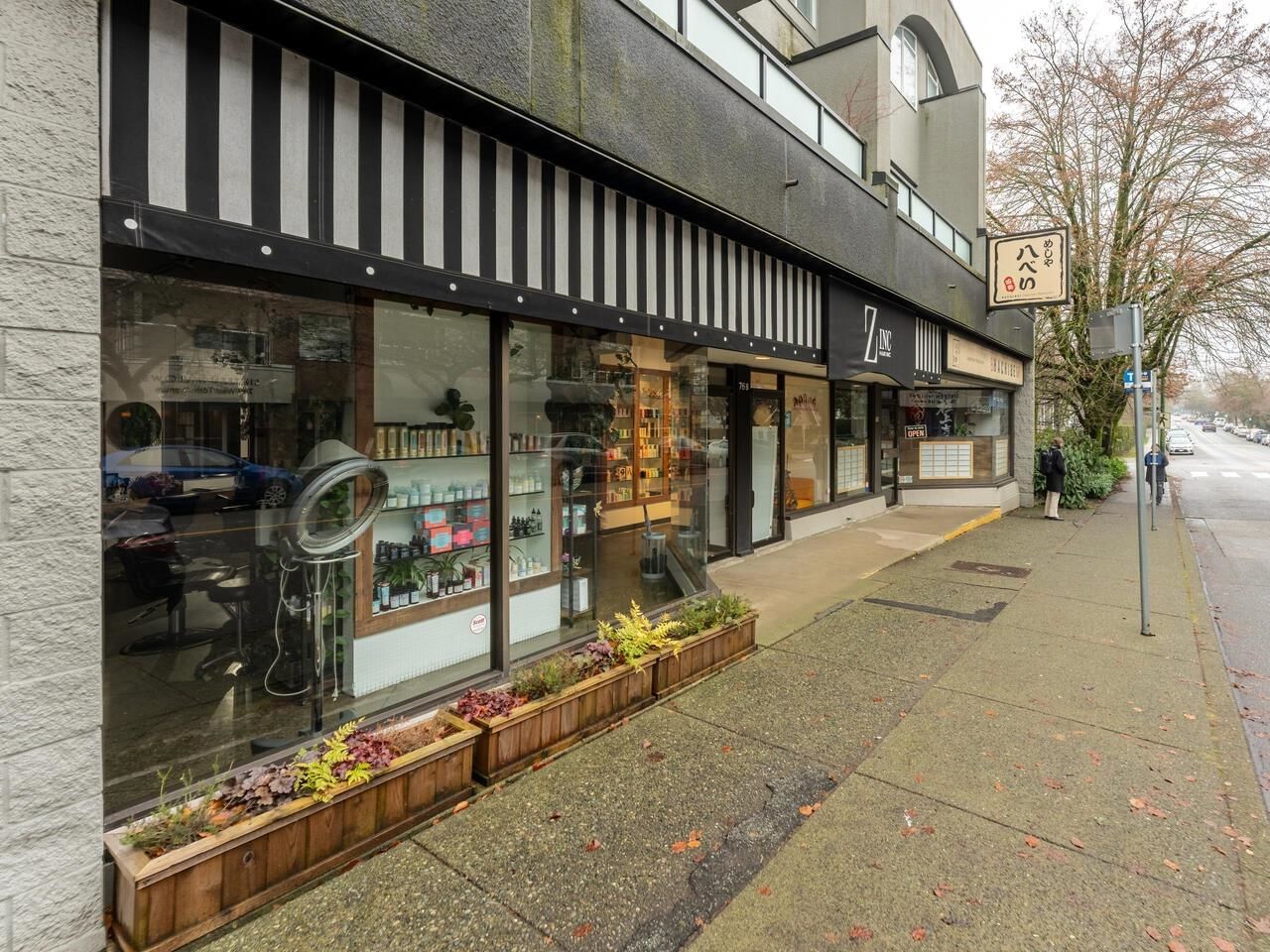 Listing Image 16