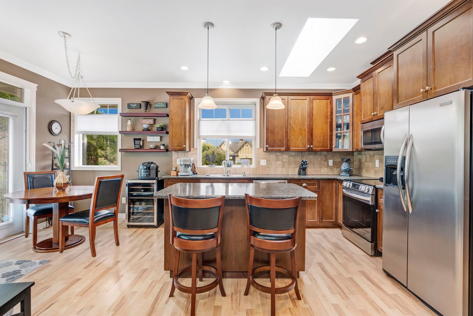 Listing Image 15