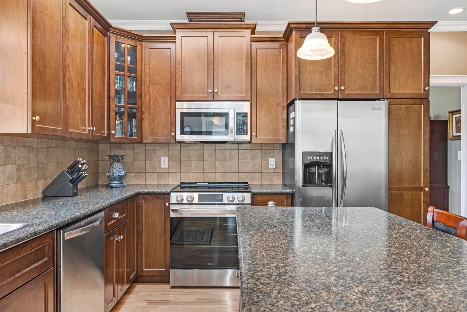 Listing Image 19