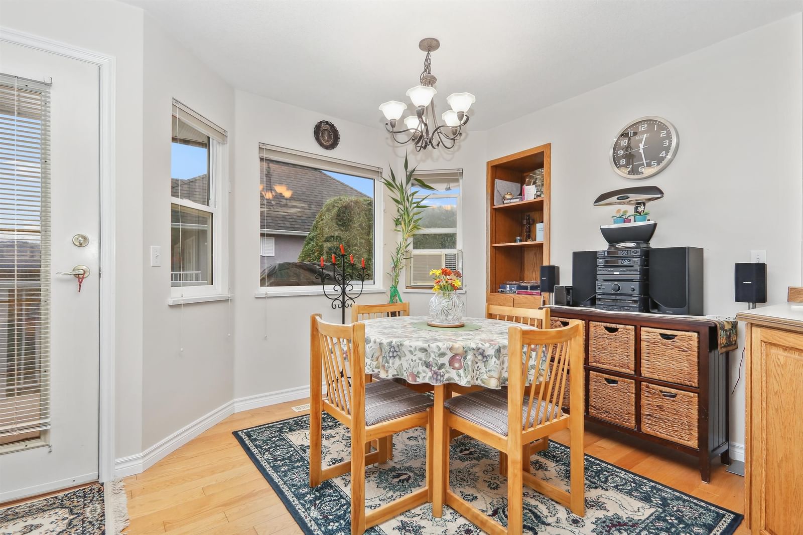 Listing Image 19