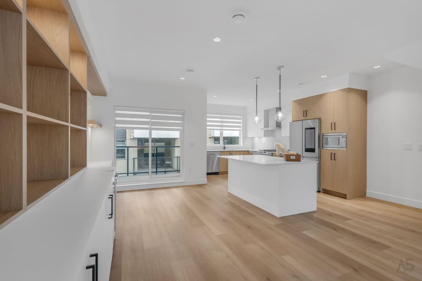 Listing Image 11