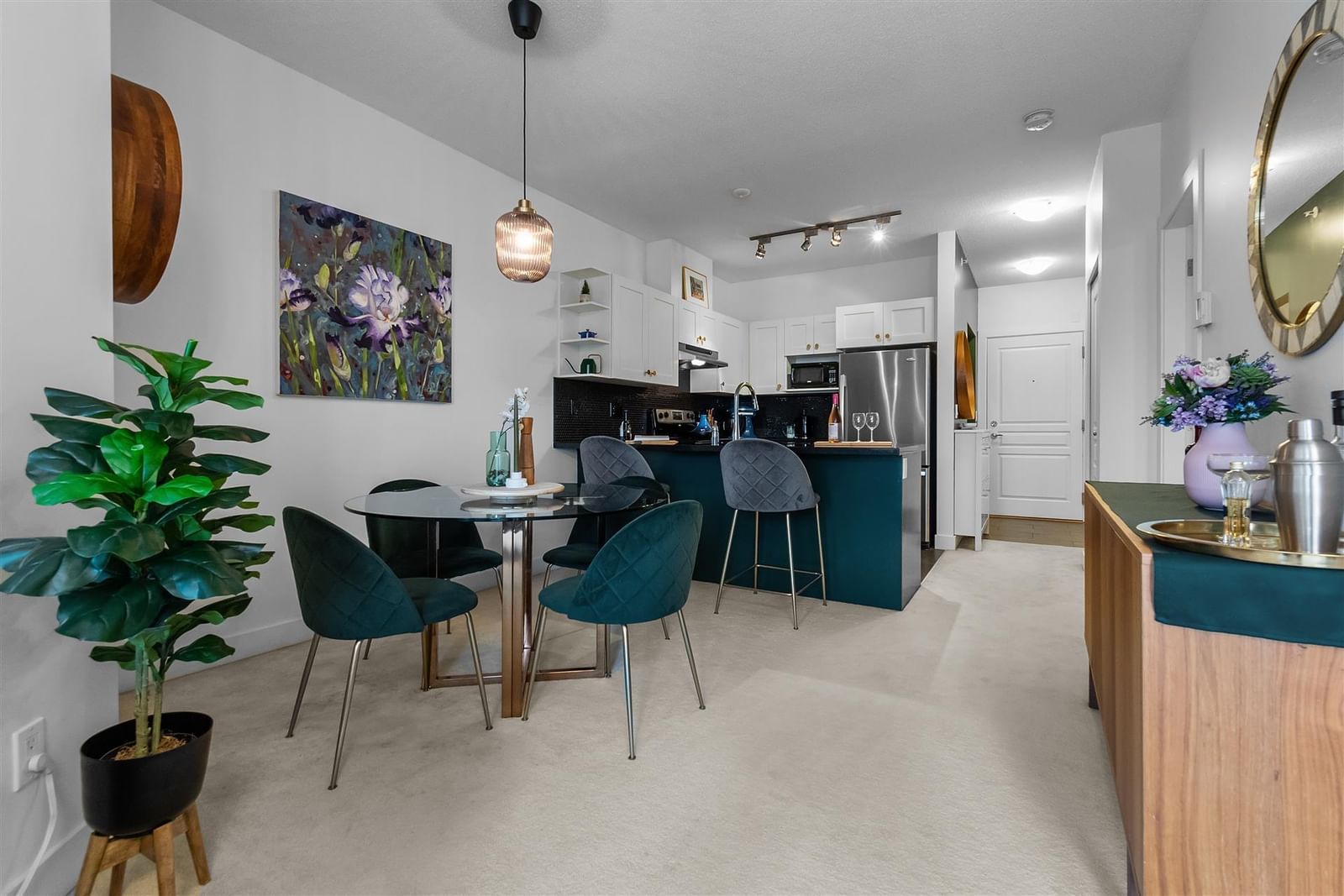 Listing Image 5