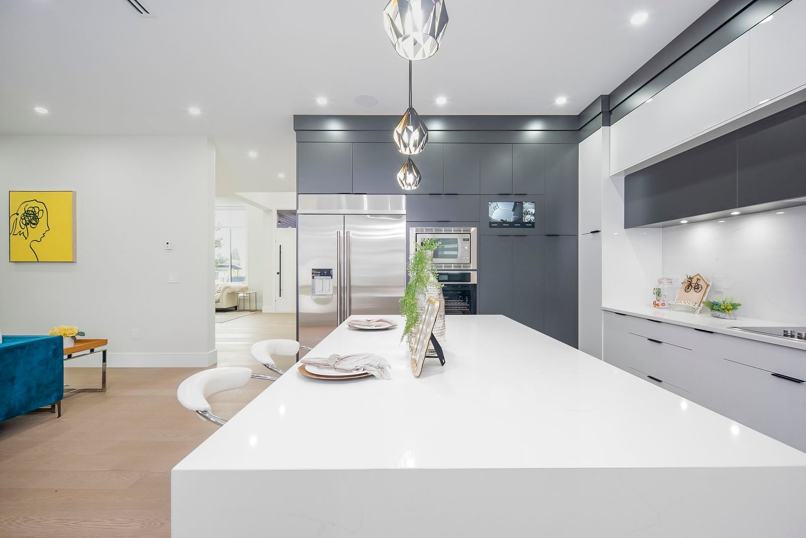 Listing Image 10