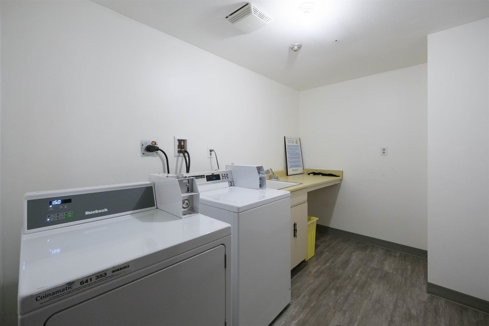Listing Image 19