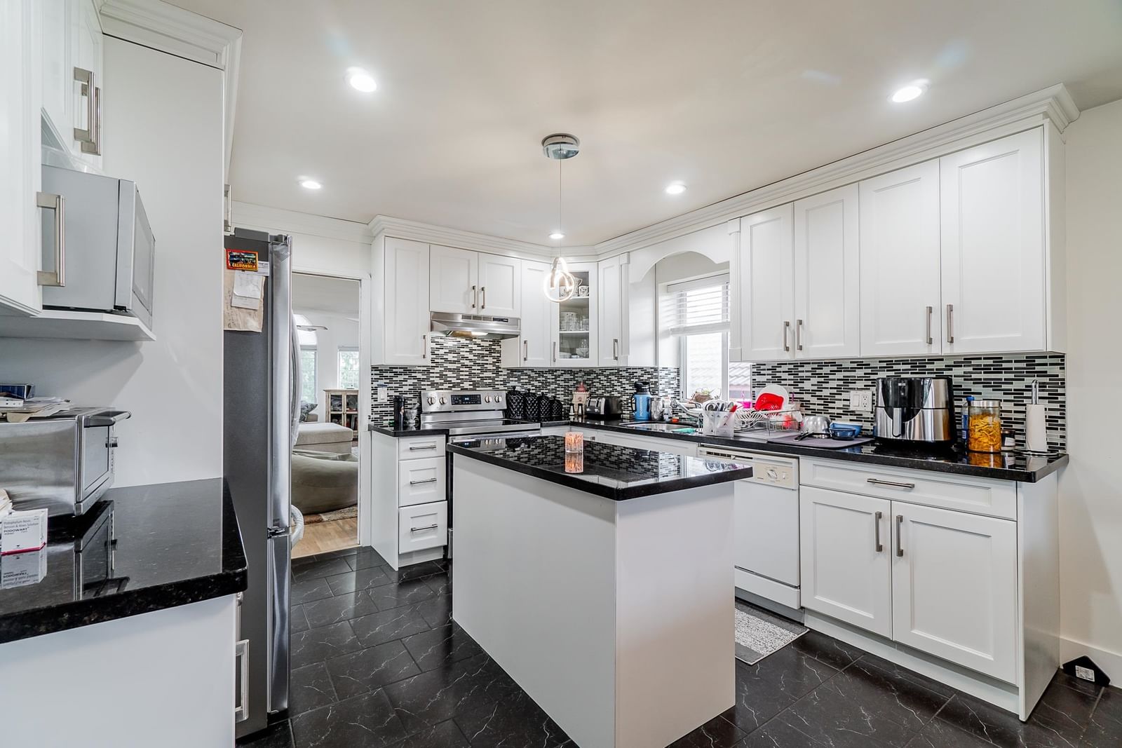 Listing Image 9