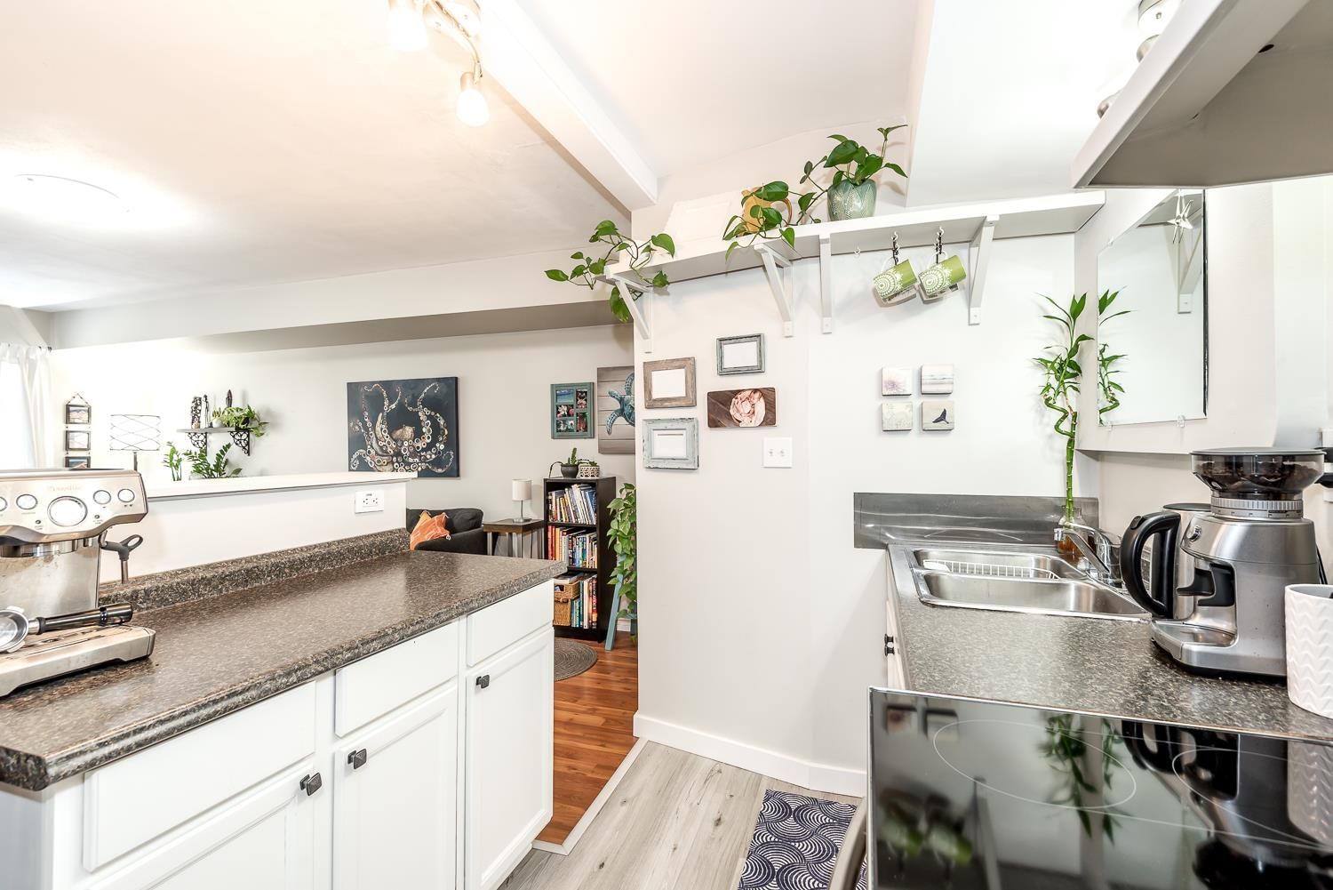 Listing Image 17