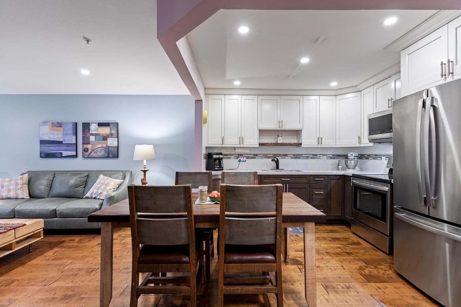 Listing Image 9