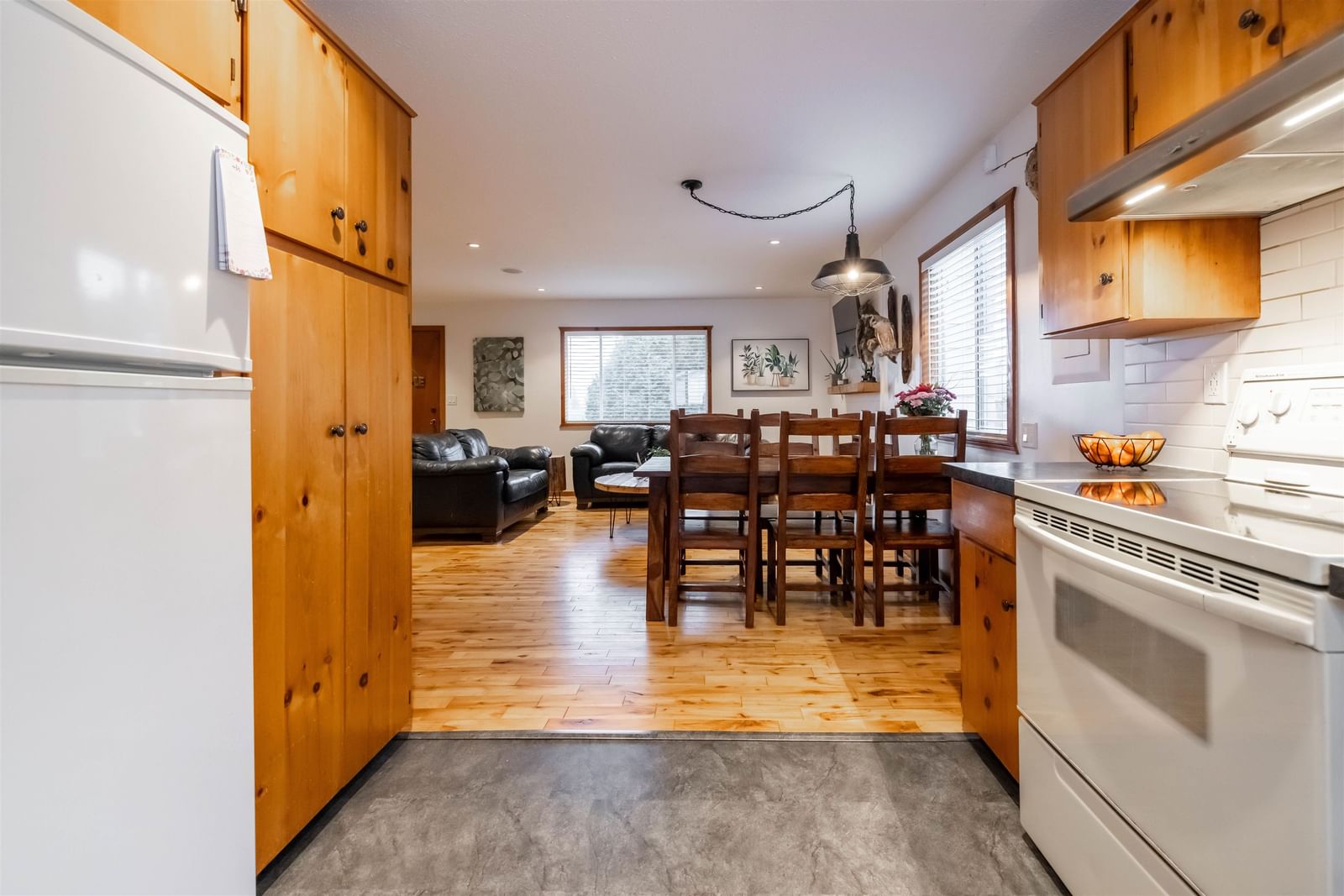 Listing Image 19