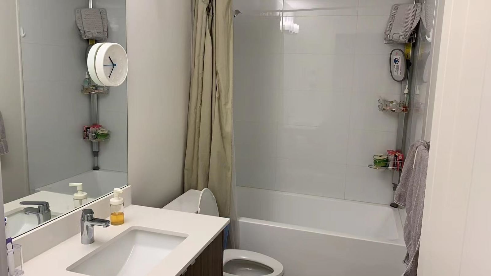 Listing Image 6