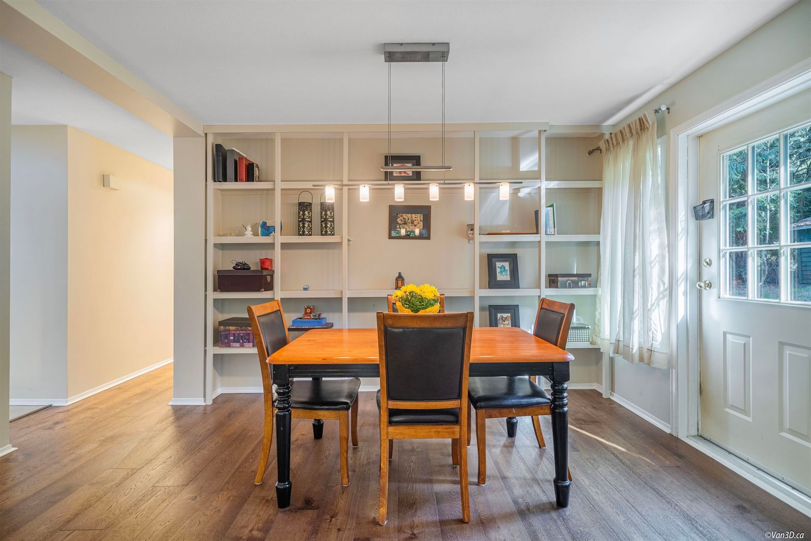 Listing Image 5