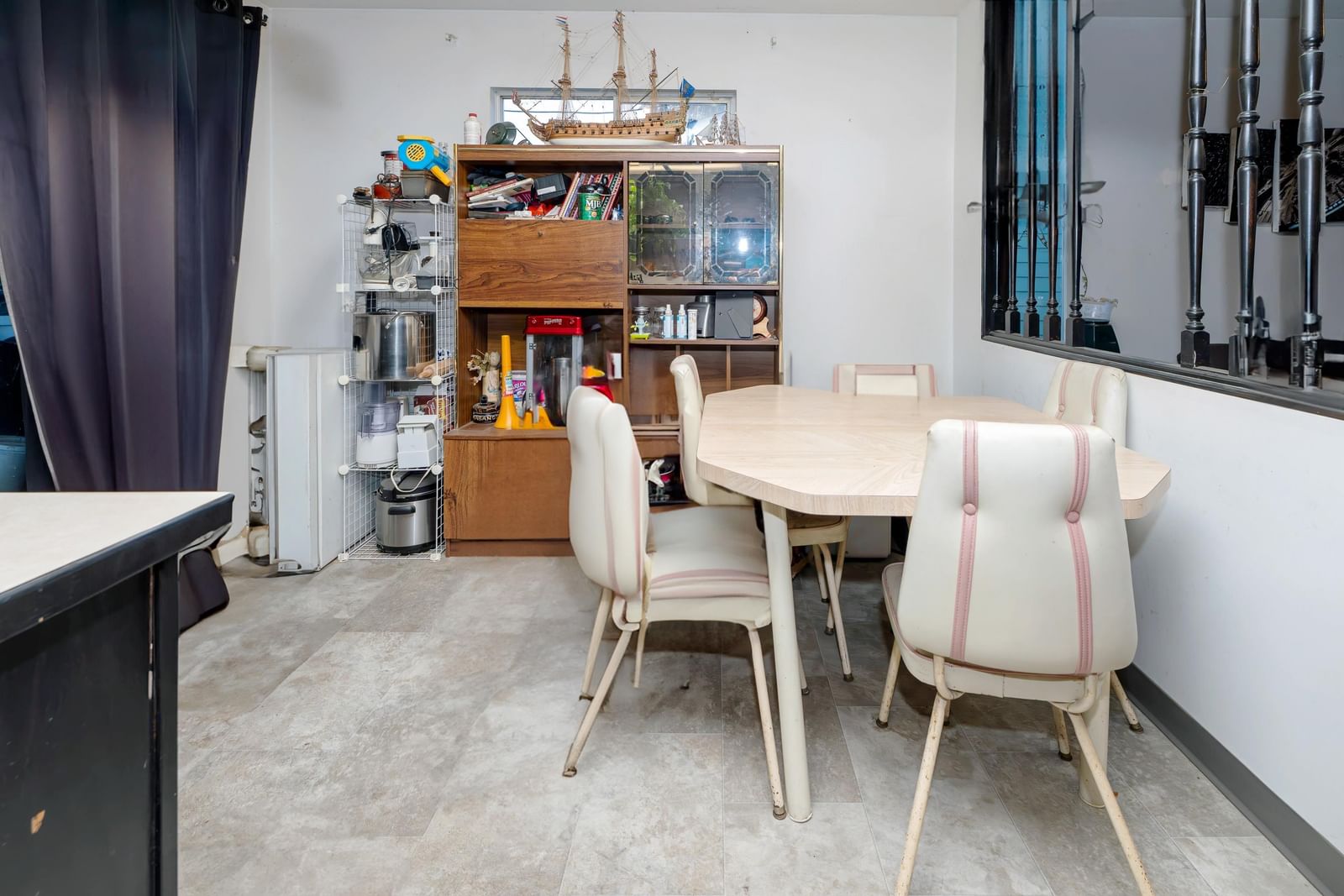 Listing Image 14