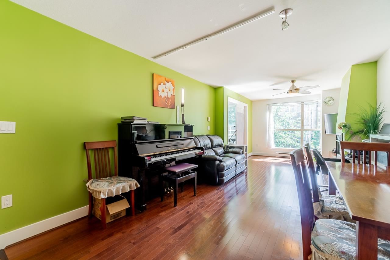 Listing Image 6