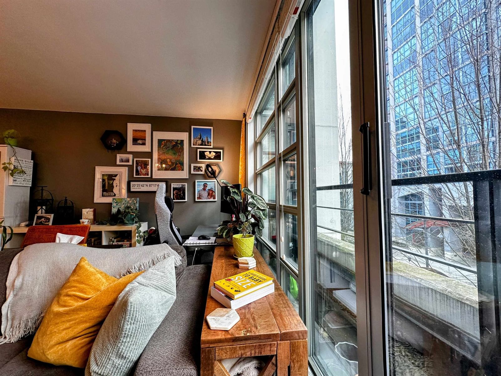Listing Image 19
