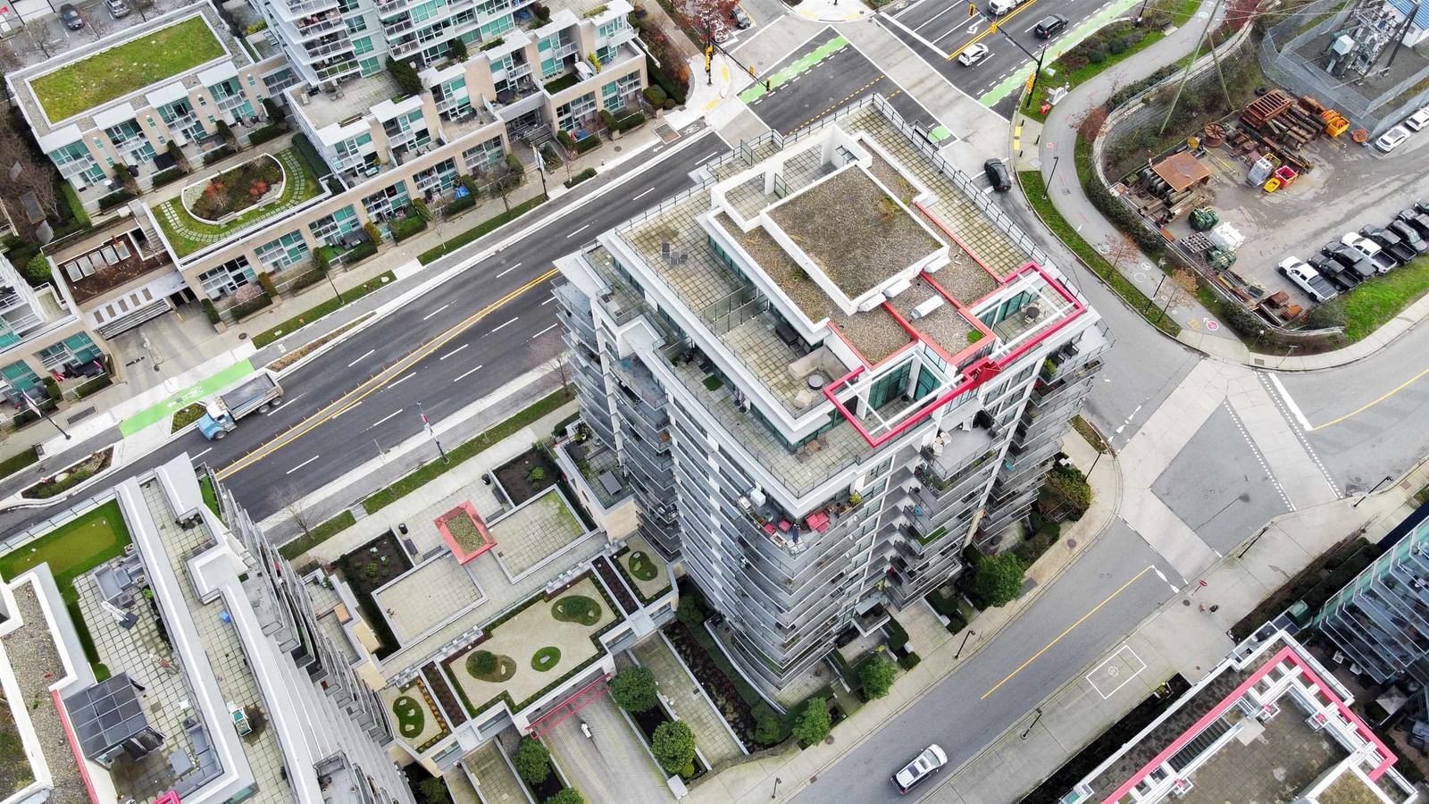 Listing Image 4