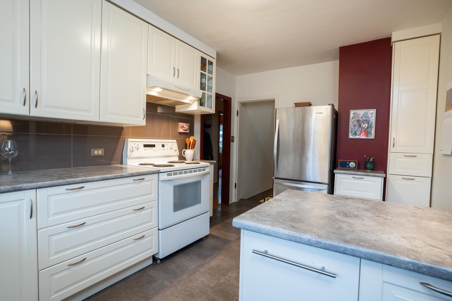 Listing Image 9
