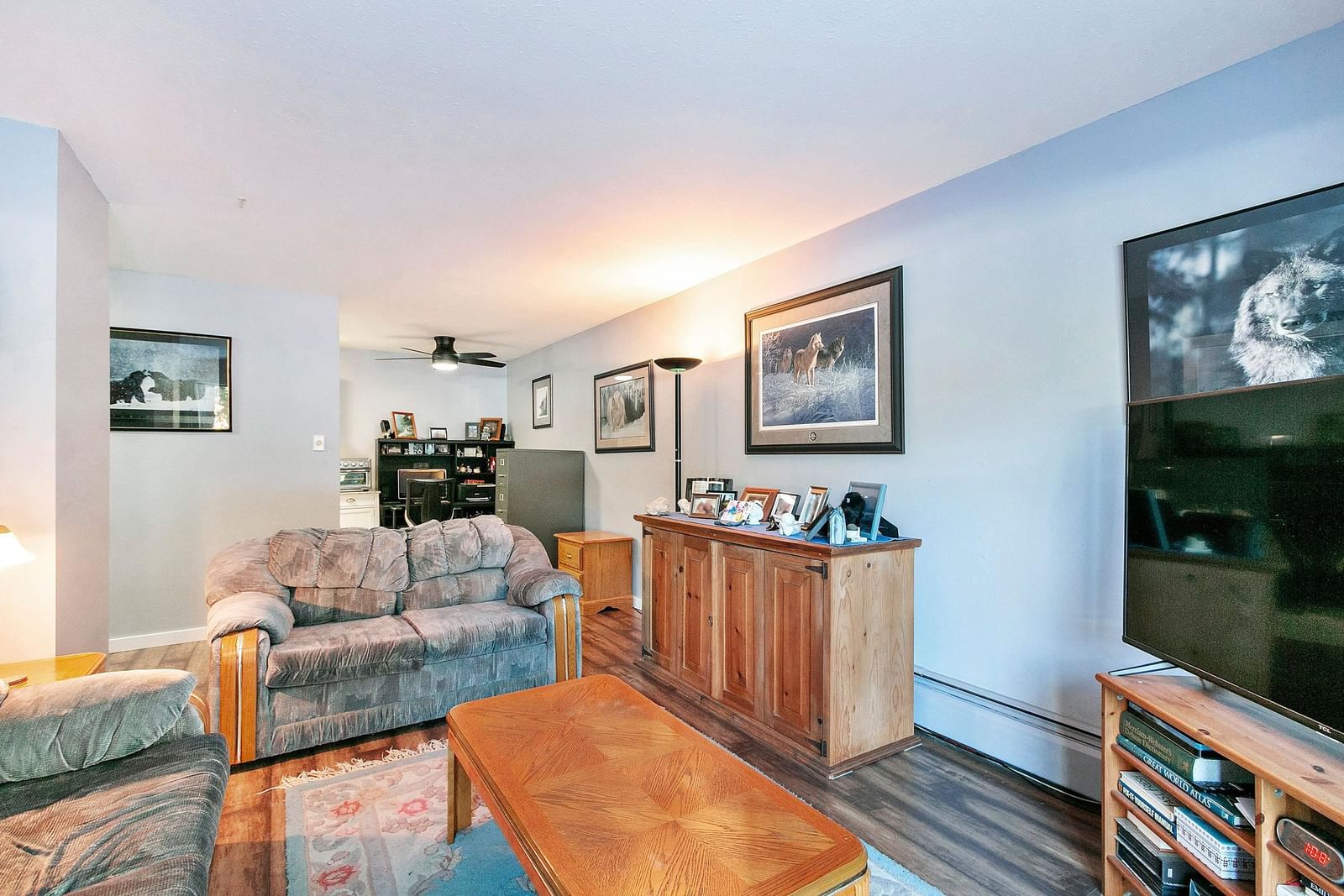 Listing Image 4