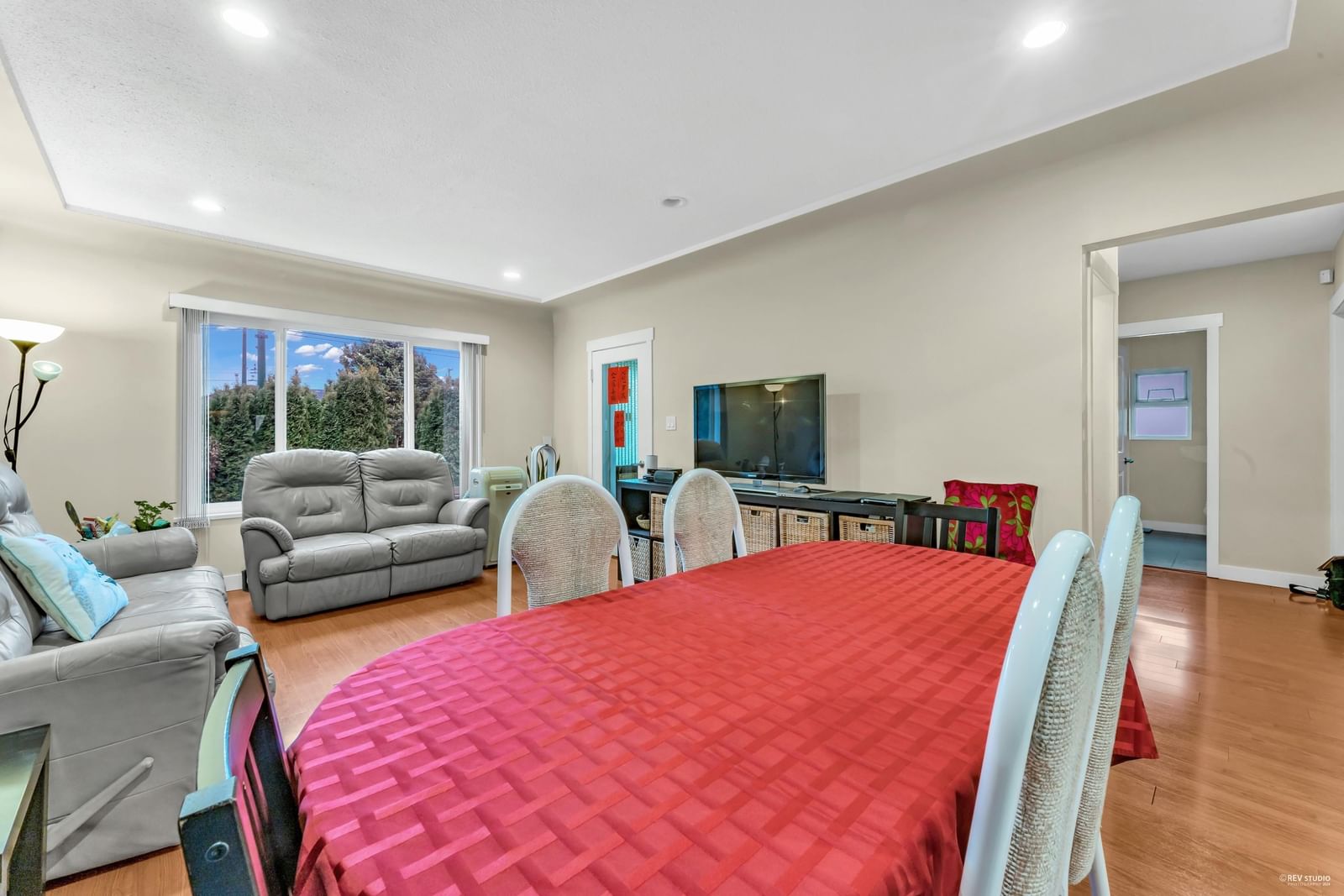 Listing Image 6