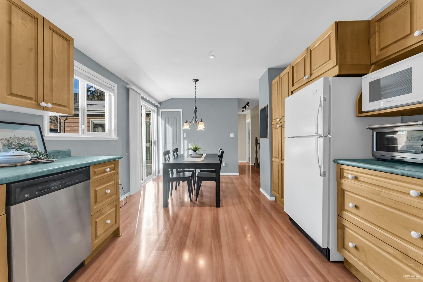 Listing Image 12