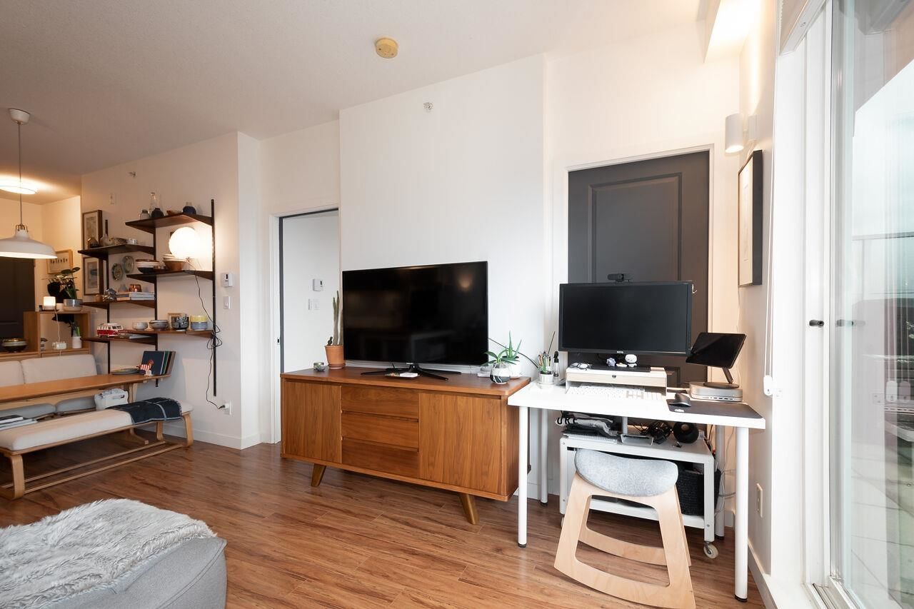 Listing Image 10