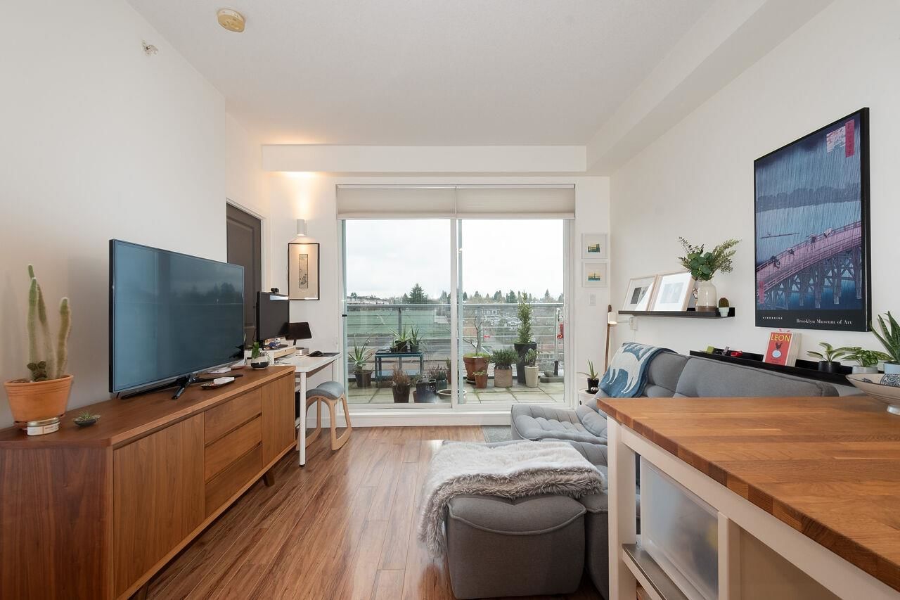 Listing Image 11