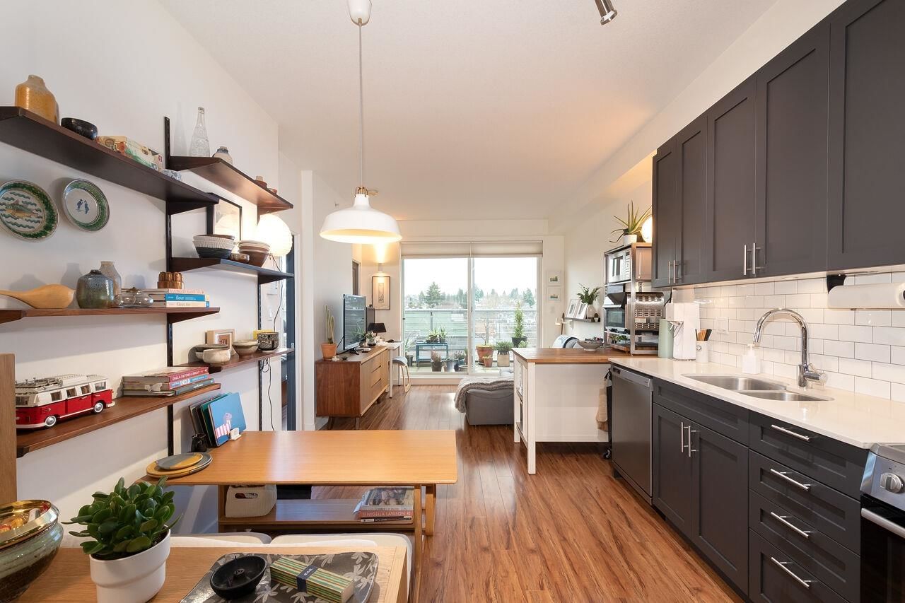 Listing Image 6